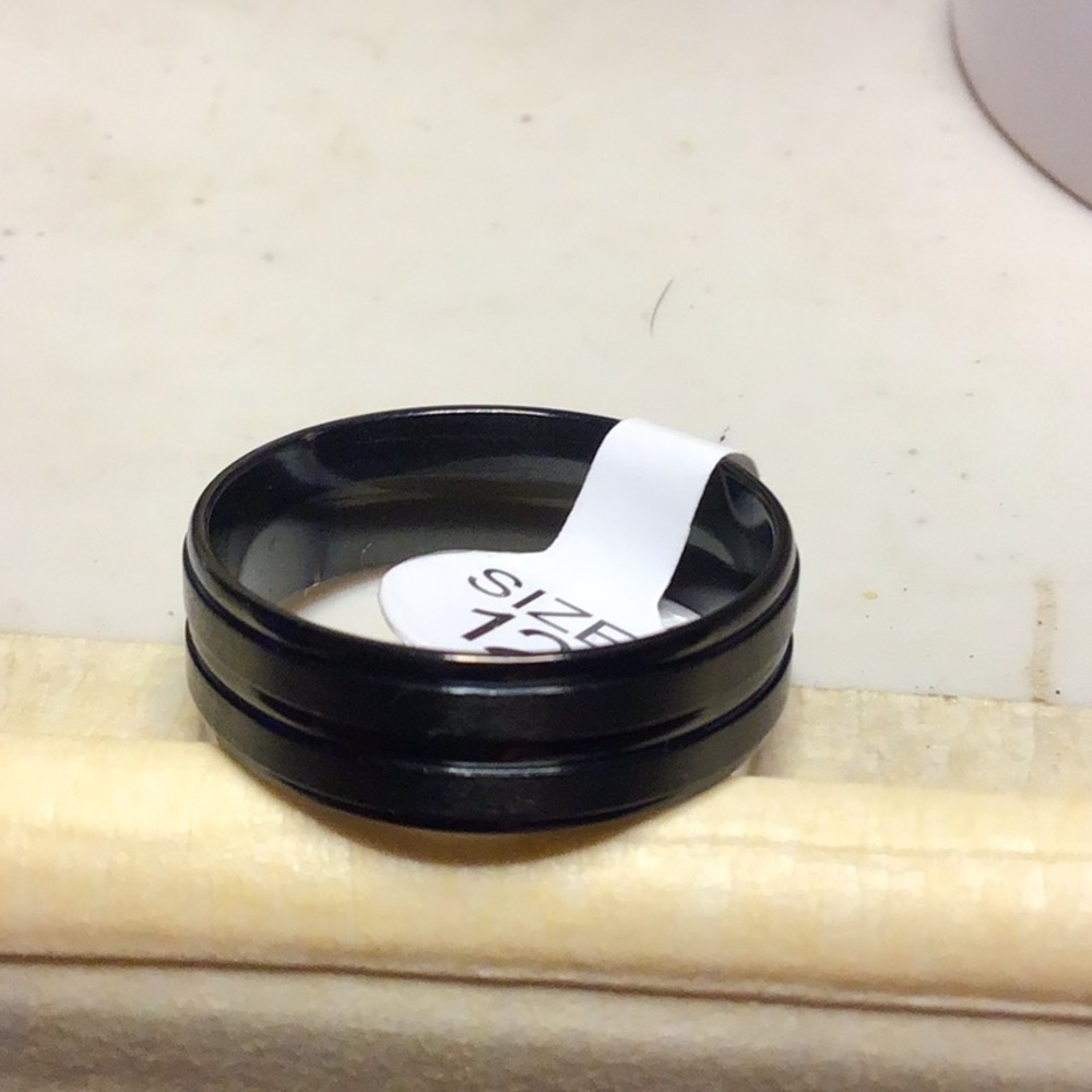 men’s size 12 black ring band   ...r45